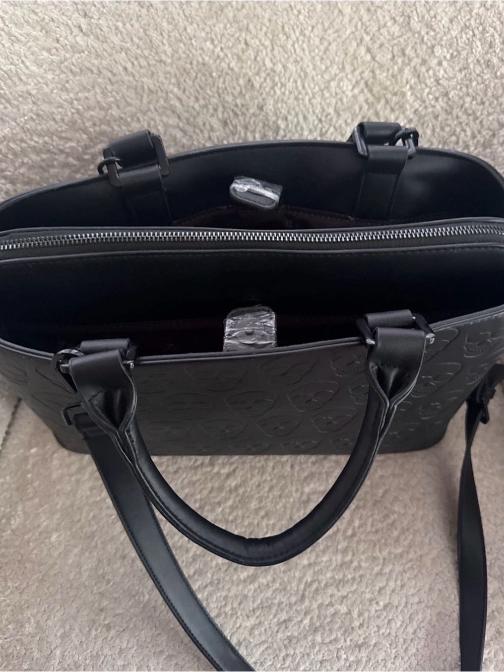 Betsy Johnson Skullicious Black Skull Tote Shoulder Bag NWOT - Picture 4 of 5